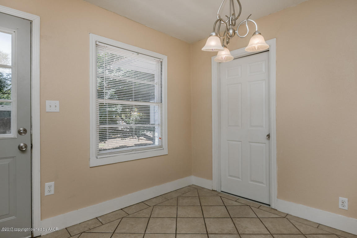 4010 Cline Road Amarillo, TX 79110 - Photo 8 of 17 Dining Area