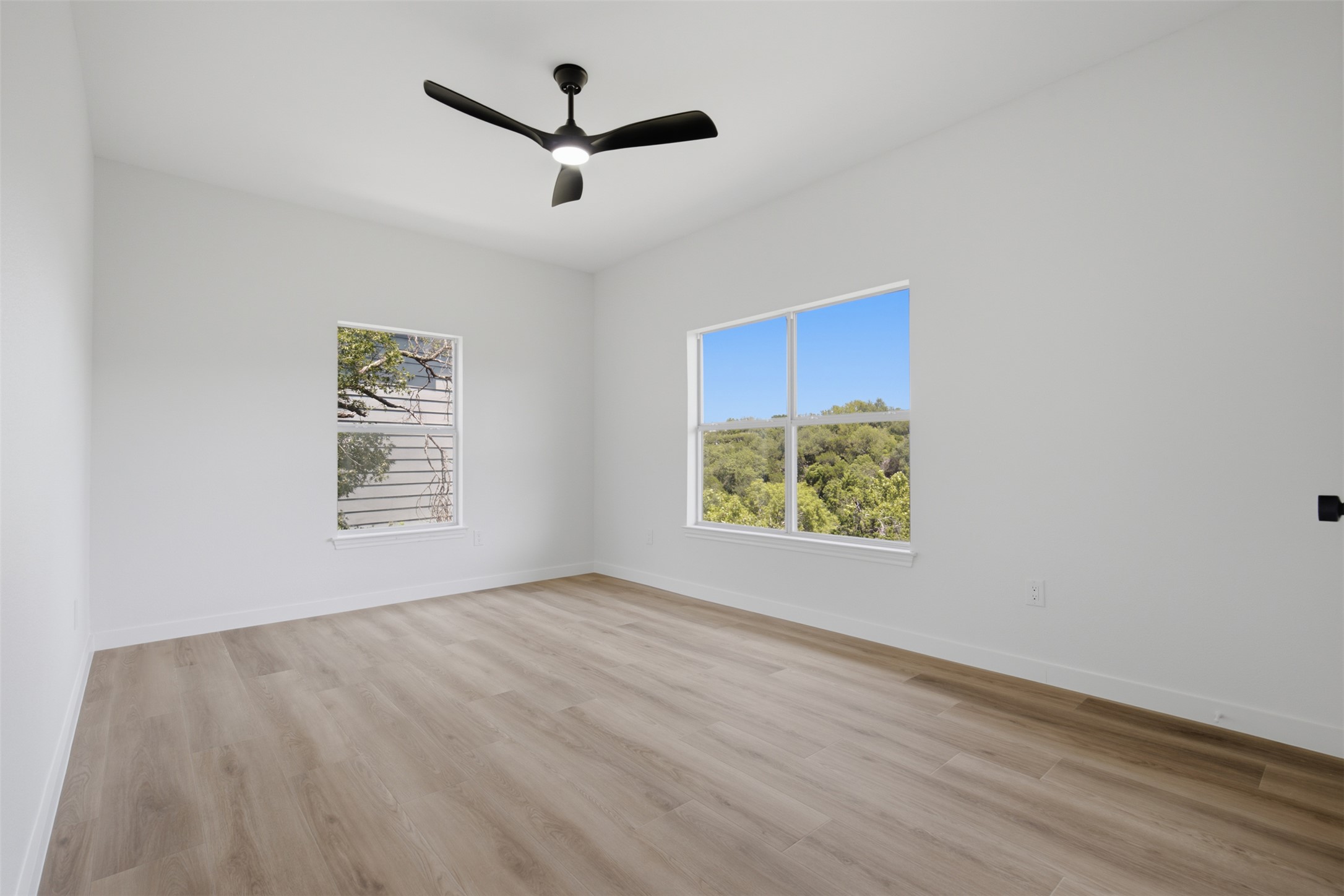 9312 Knoll Crest Loop Austin, TX 78759 - Photo 34 of 40 Gallery Image 34