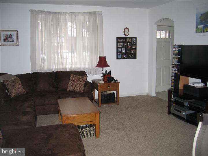 3111 Willits Road Philadelphia, PA 19114 - Photo 3 of 15 Gallery Image 3