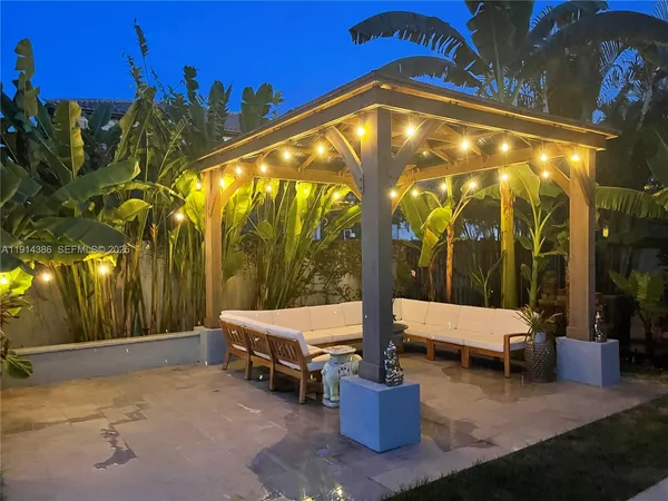a view of outdoor space yard and patio