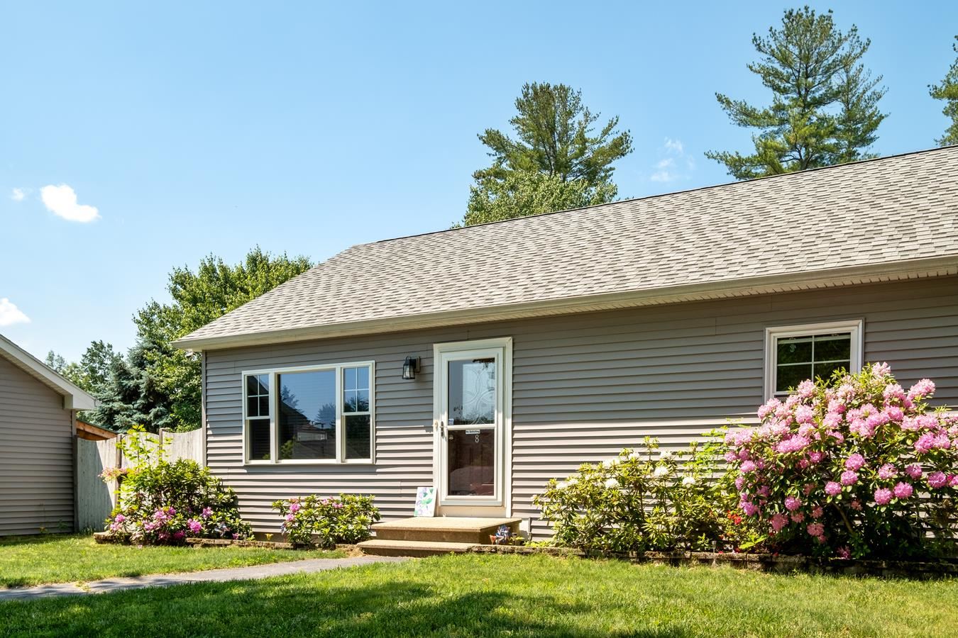 8 Stillwater Circle Rochester, NH 03839 - Photo 3 of 40