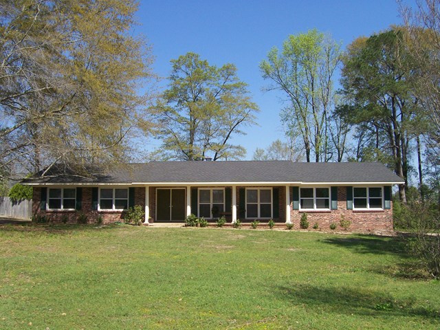 205 Lakeforest Dothan, AL 36301 - Photo 1 of 1 Main View