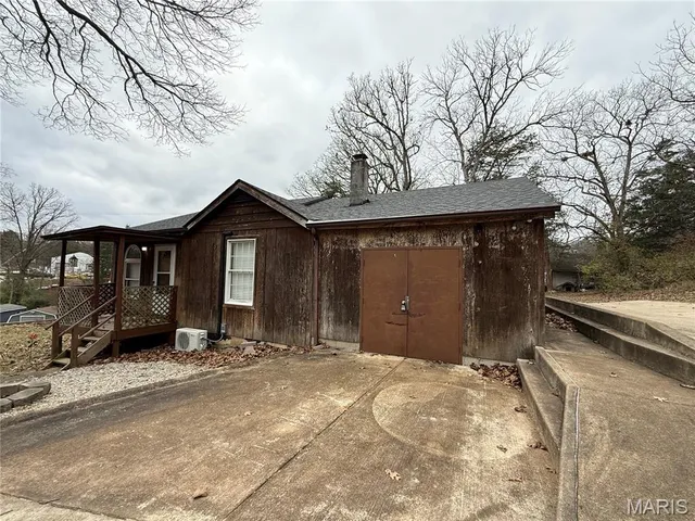 $1,300 | 8653 Reichl Drive, Cedar Hill, MO 63016