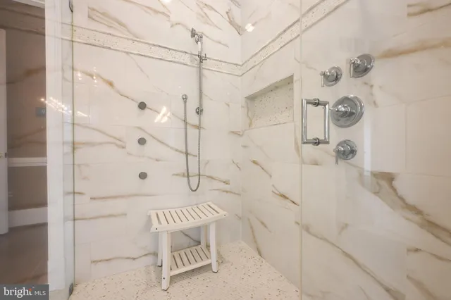 $2,299,999 | 25 Gassaway Lane, Edgewater, MD 21037