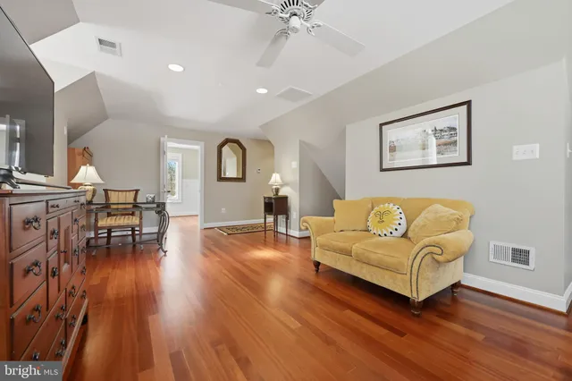 $2,299,999 | 25 Gassaway Lane, Edgewater, MD 21037