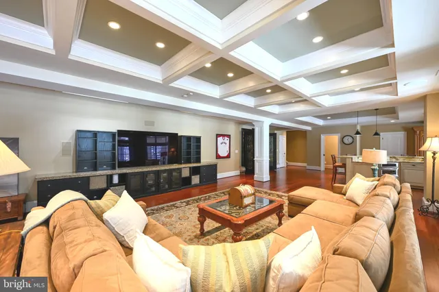 $2,299,999 | 25 Gassaway Lane, Edgewater, MD 21037