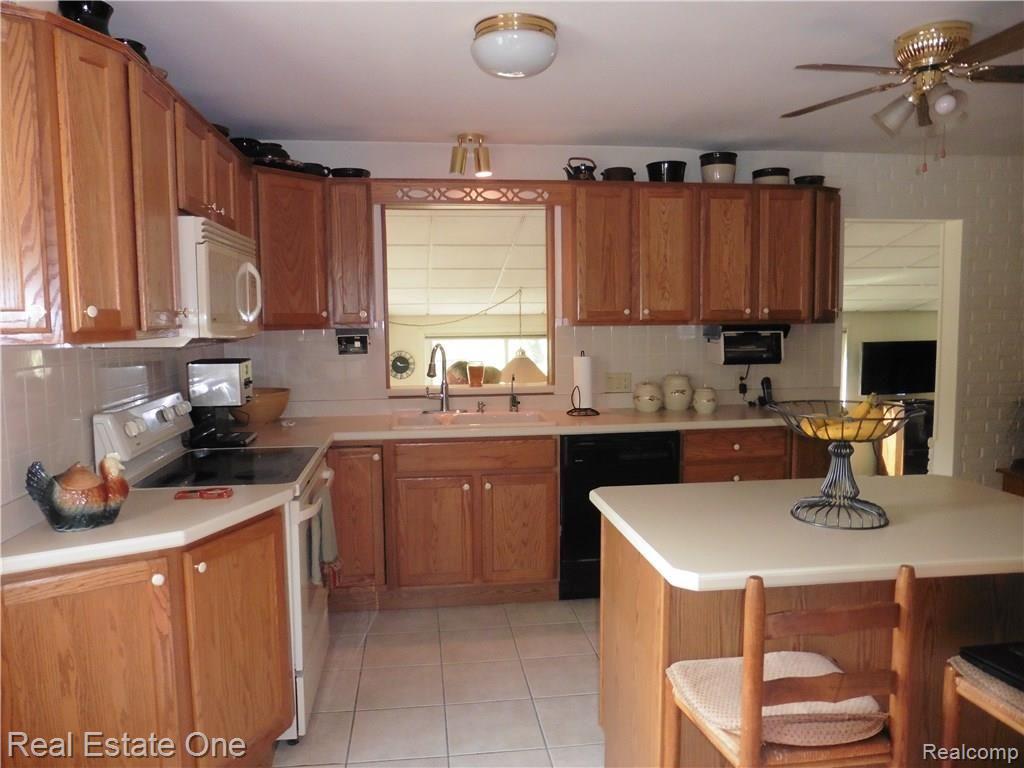 52815 Twelve Mile Road Wixom, MI 48393 - Photo 7 of 22