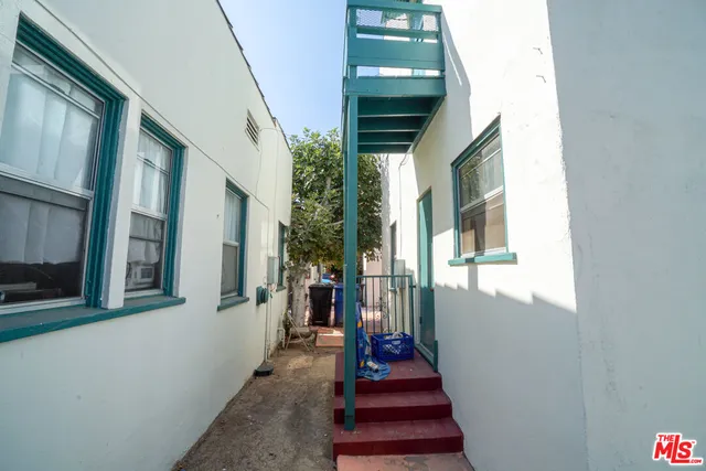 a view of a narrow alley