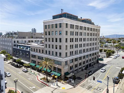 $649,900 | 100 West 5th Street, Unit 7E, Long Beach, CA 90802