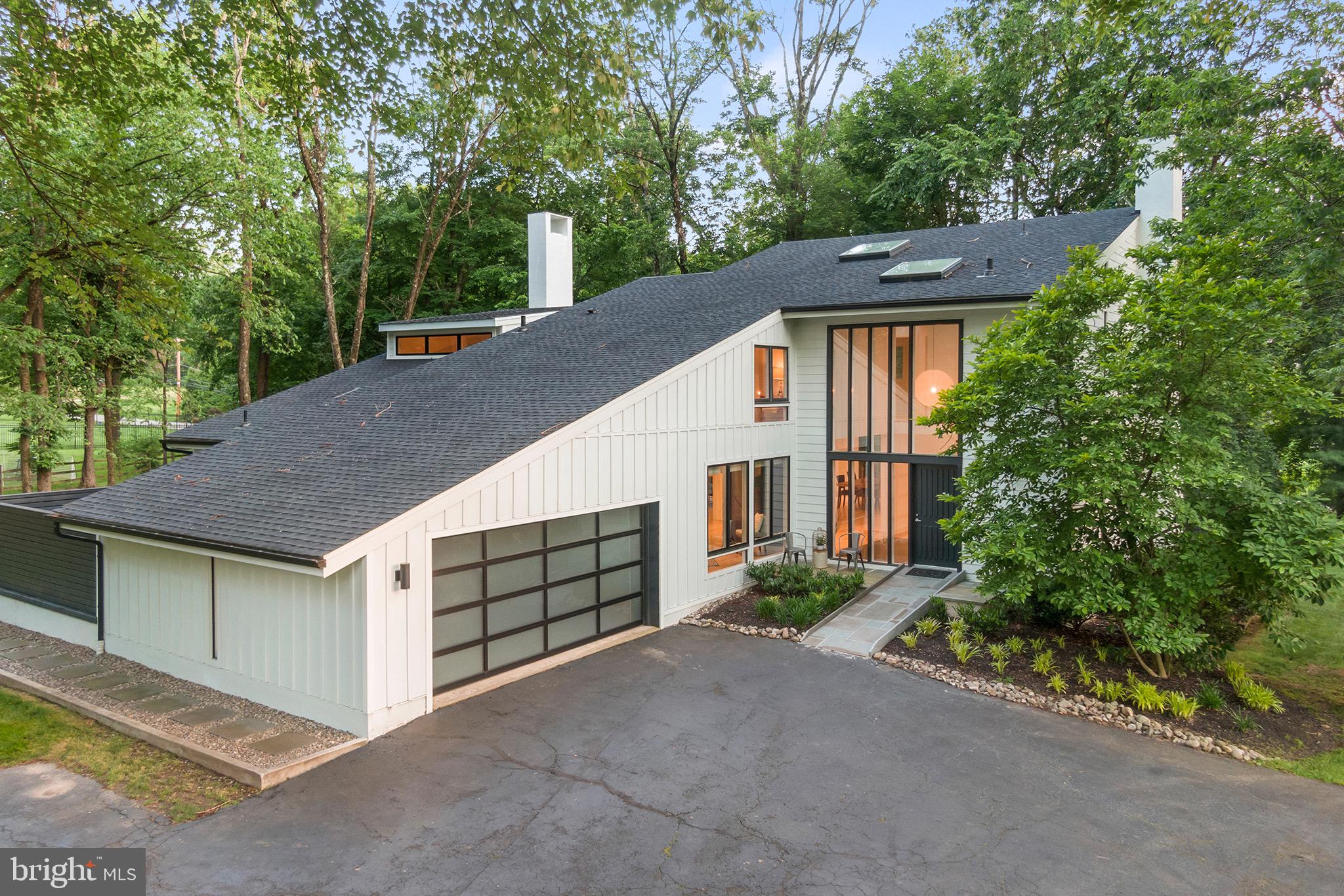 Welcome to 1260 Lakemont Rd