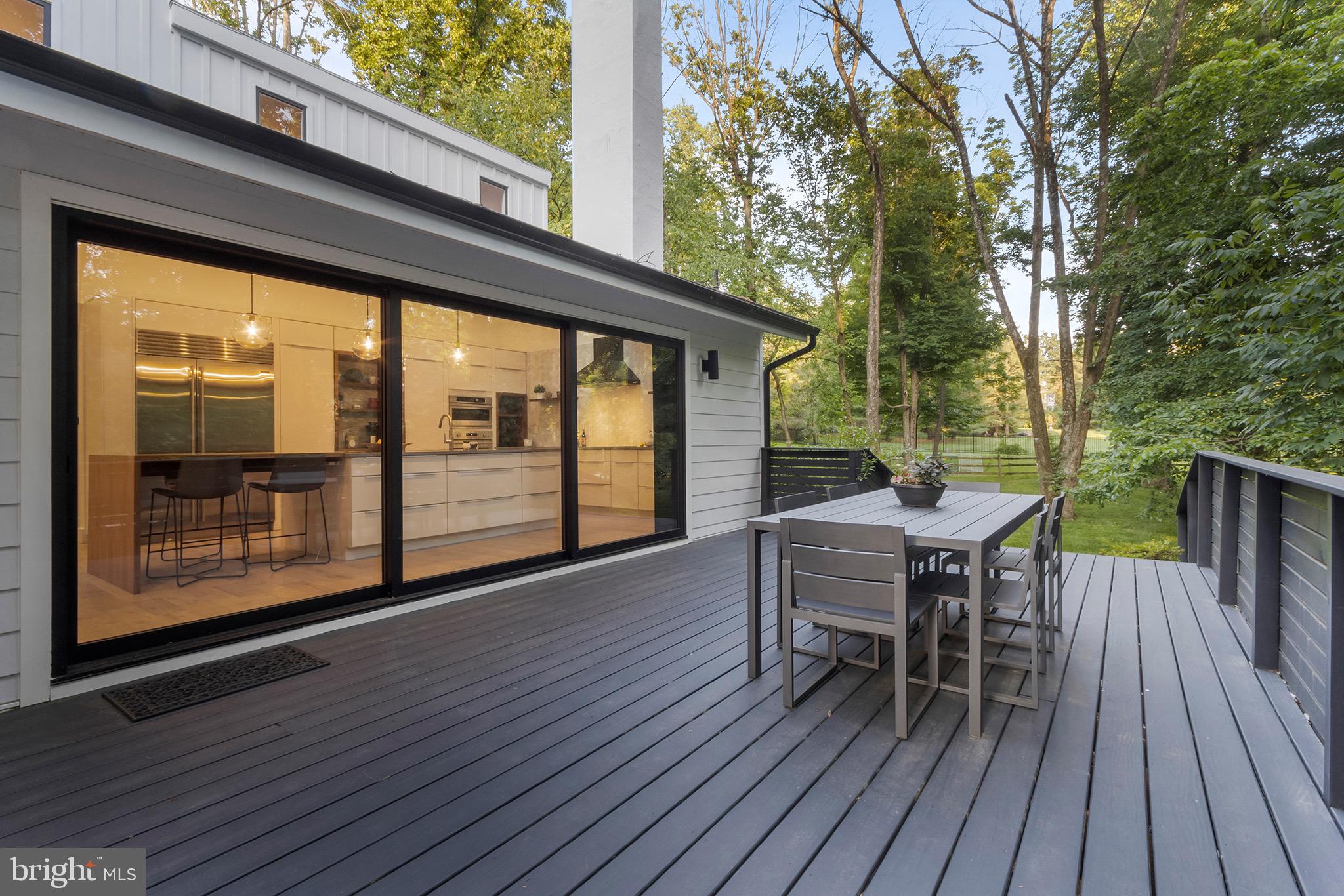 1260 Lakemont Road Villanova, PA 19085 - Photo 40 of 44 Dining al fresco!