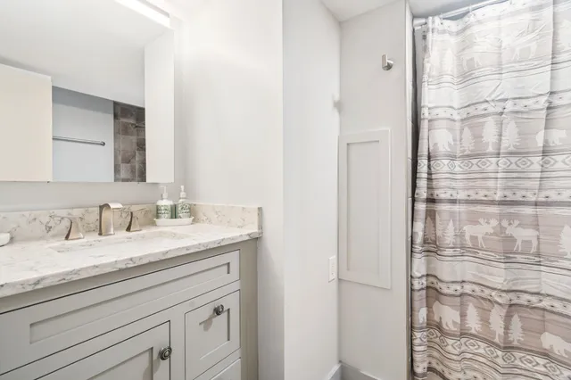 $3,369,000 | 213 Bay Point Road, Newbury, NH 03255