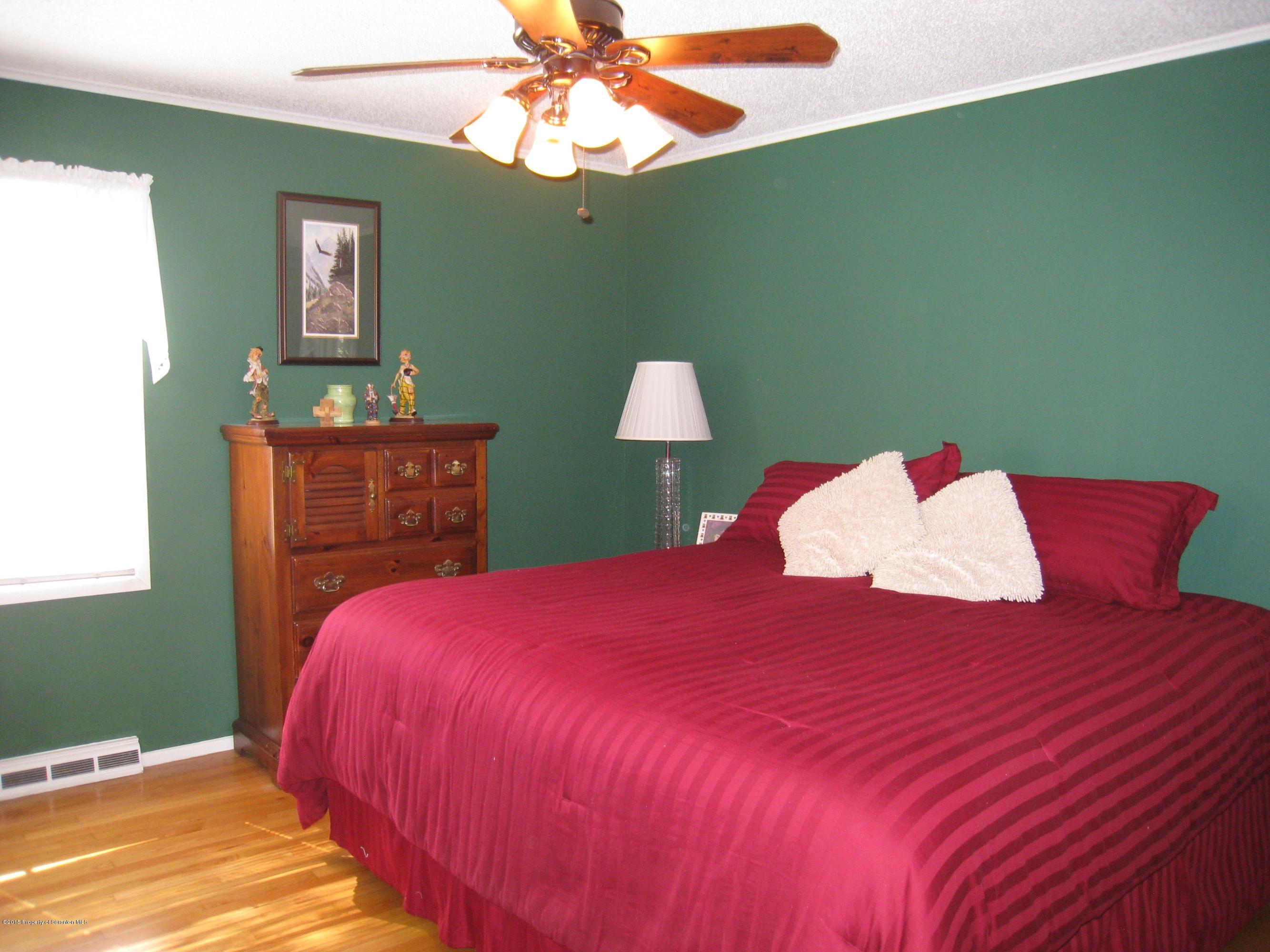 703 South Abington Road Clarks Summit, PA 18411 - Photo 16 of 36 Gallery Image 16