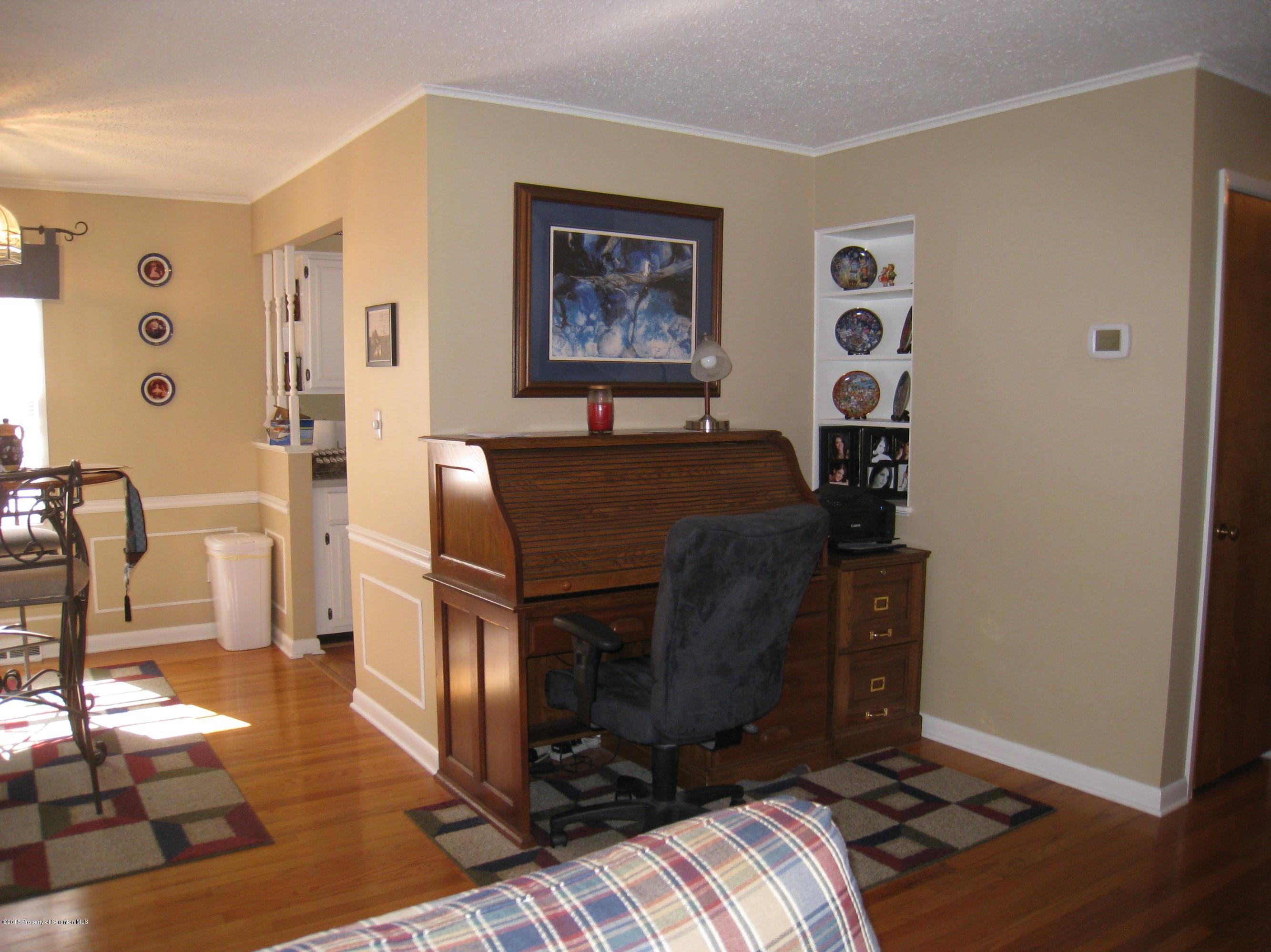 703 South Abington Road Clarks Summit, PA 18411 - Photo 8 of 36 Gallery Image 8