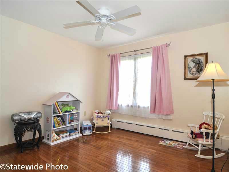26 Wicklow Road Westerly, RI 02891 - Photo 20 of 25 Bedroom.