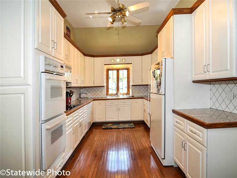 26 Wicklow Road Westerly, RI 02891 - Photo 8 of 25 Kitchen.
