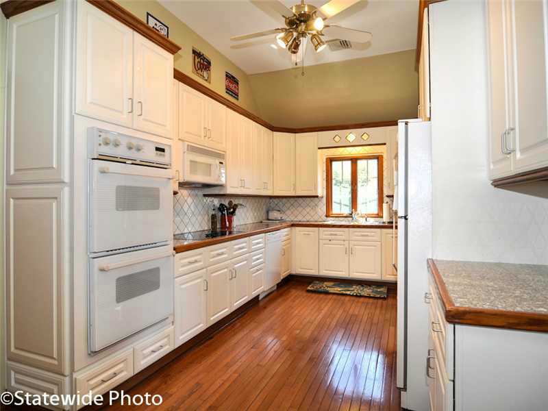 26 Wicklow Road Westerly, RI 02891 - Photo 9 of 25 Kitchen.