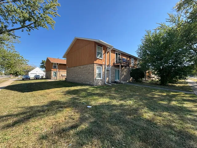 $860,860 | 924 East Willow Street, Kankakee, IL 60901