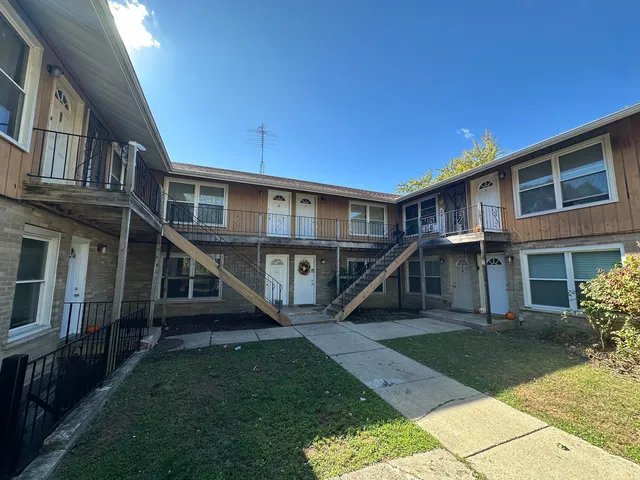 $860,860 | 924 East Willow Street, Kankakee, IL 60901