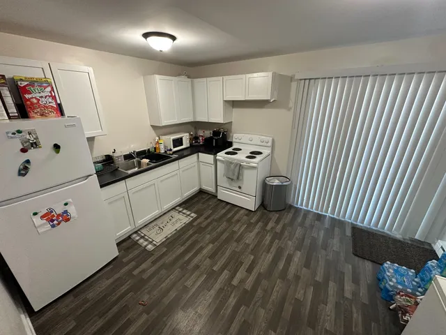 $860,860 | 924 East Willow Street, Kankakee, IL 60901