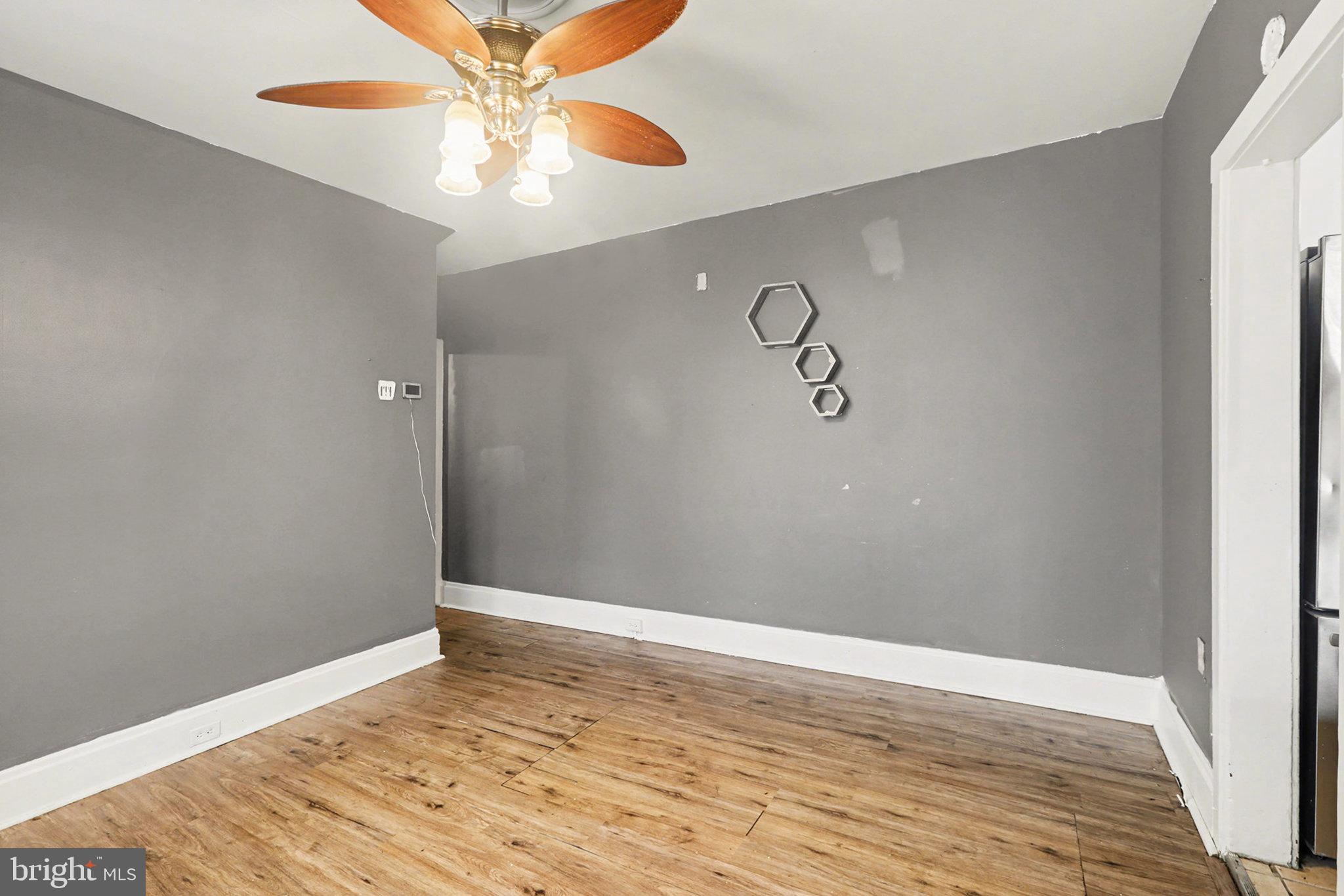2721 Butler Street Harrisburg, PA 17103 - Photo 9 of 32 Spacious room with modern accents.
