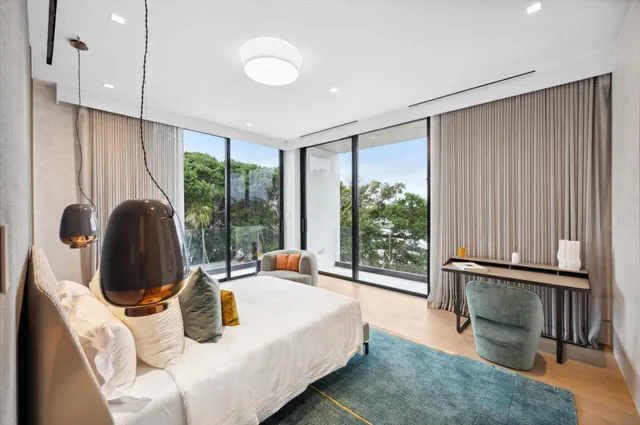 $45,000,000 | 999 Hillsboro Mile, Hillsboro Beach, FL 33062