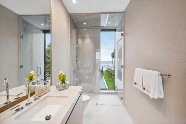 $45,000,000 | 999 Hillsboro Mile, Hillsboro Beach, FL 33062