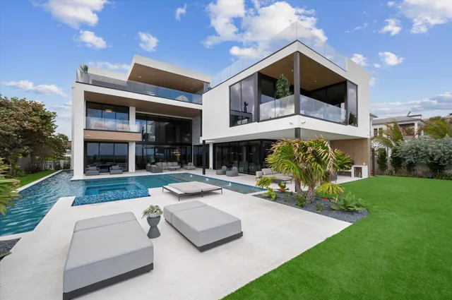 $45,000,000 | 999 Hillsboro Mile, Hillsboro Beach, FL 33062