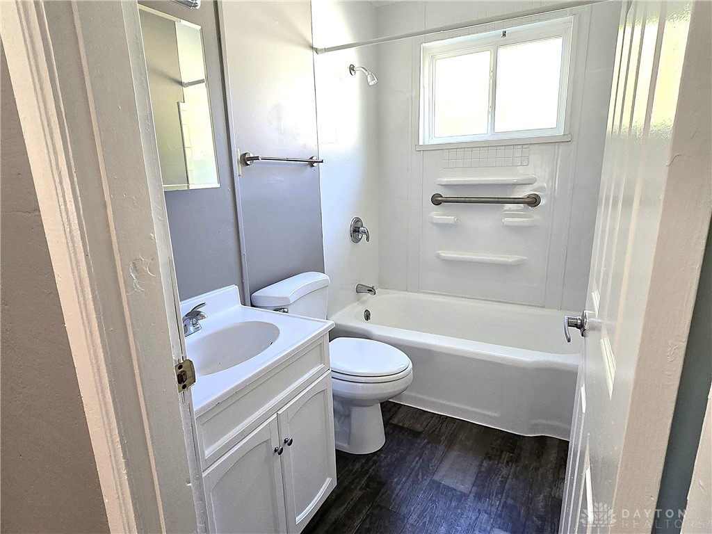 1816 Wesleyan Road Dayton, OH 45406 - Photo 12 of 17 Main Floor Bath