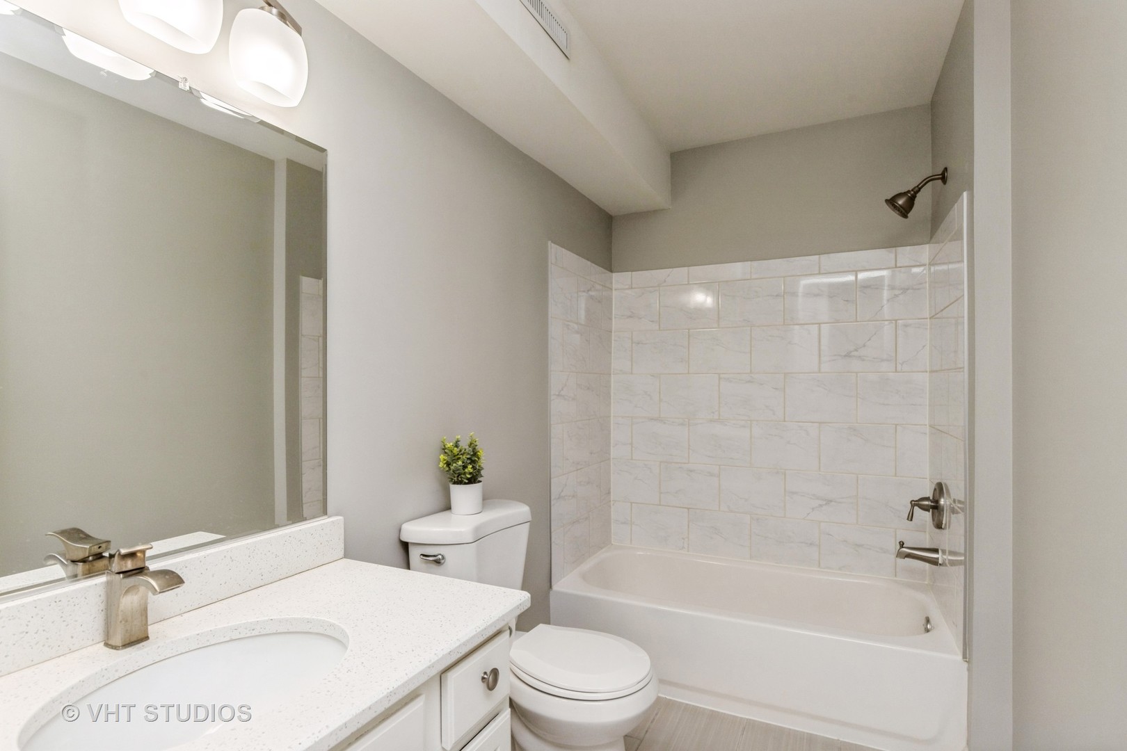 255 West Treehouse Lane Round Lake, IL 60073 - Photo 14 of 18