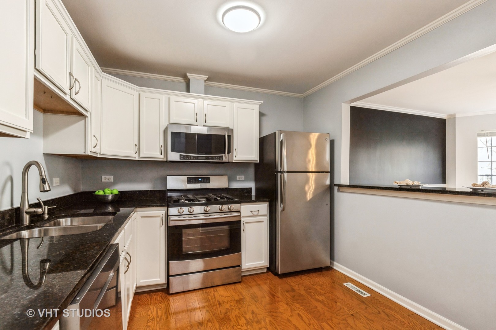 255 West Treehouse Lane Round Lake, IL 60073 - Photo 6 of 18