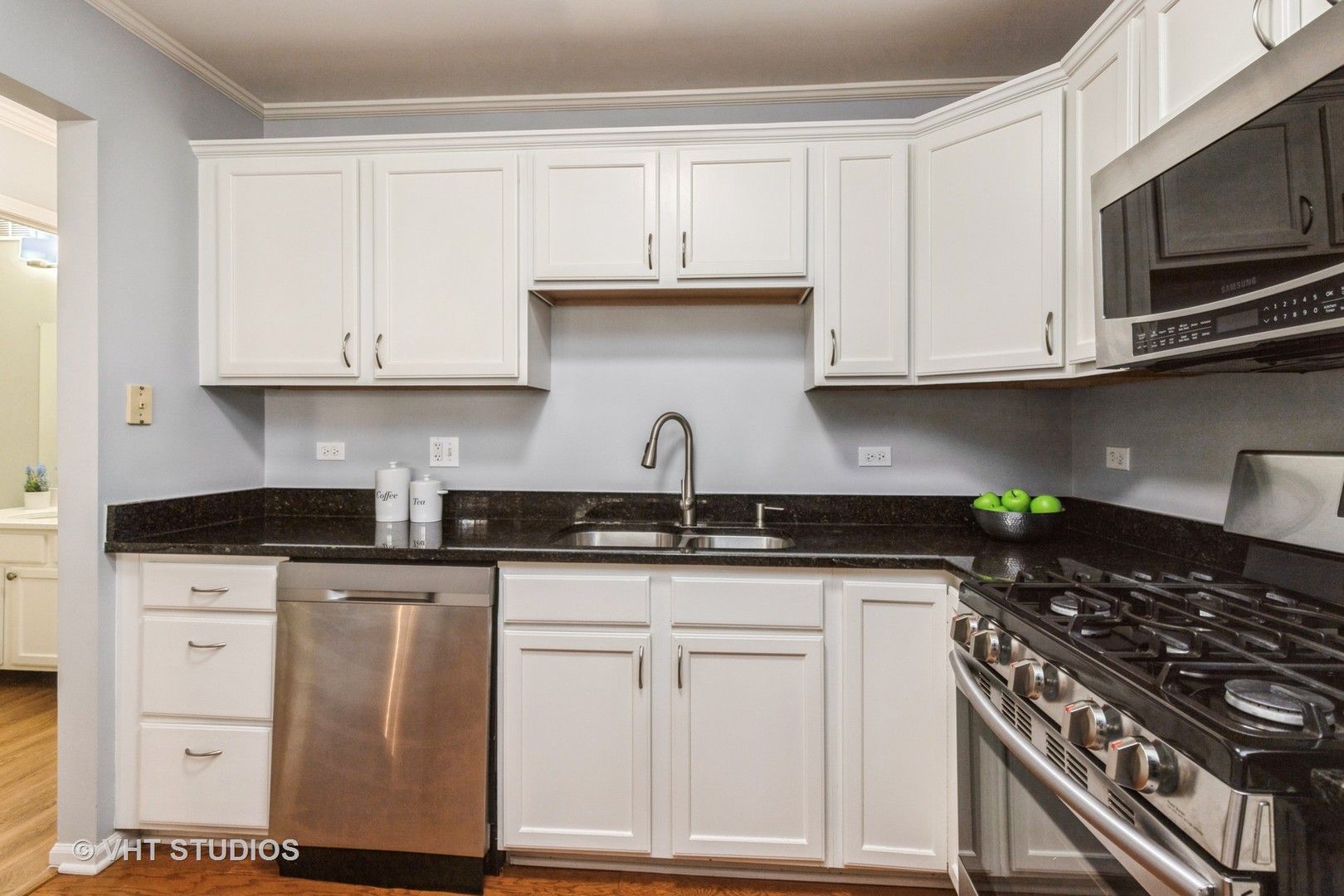255 West Treehouse Lane Round Lake, IL 60073 - Photo 7 of 18