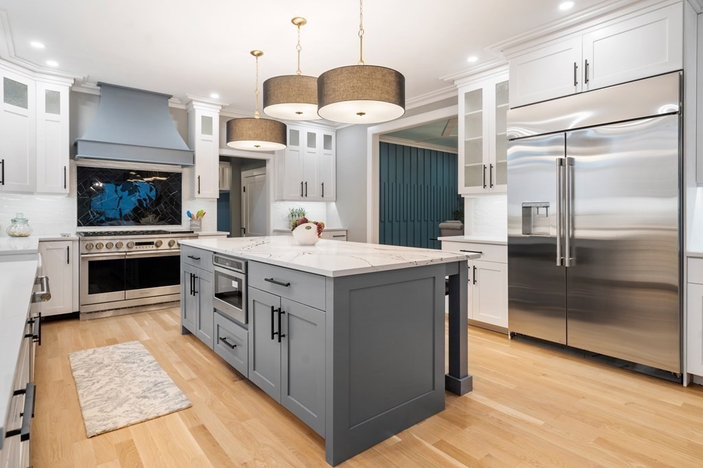 5 Roscoe Street Needham, MA 02494 - Photo 3 of 29 Gallery Image 3