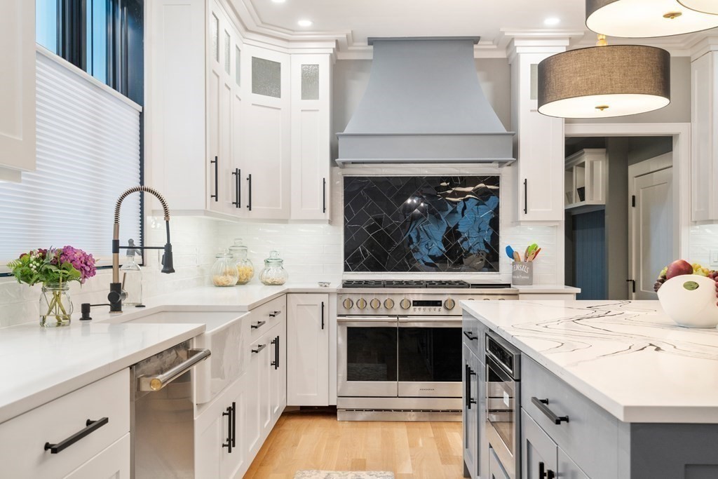 5 Roscoe Street Needham, MA 02494 - Photo 5 of 29 Gallery Image 5