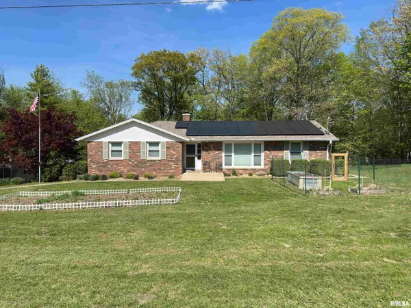 $295,000 | 222 East North Lakeview Drive, East Peoria, IL 61611