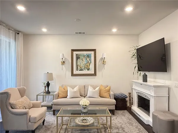 $624,900 | 22885 Acoustic Drive, Saugus, CA 91350