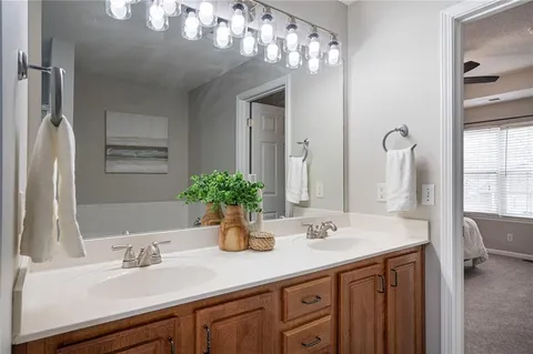 $315,000 | 22707 West 73rd Street, Shawnee, KS 66227