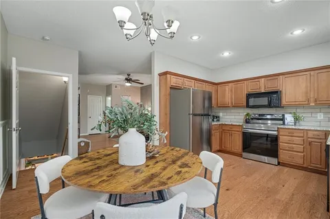 $315,000 | 22707 West 73rd Street, Shawnee, KS 66227