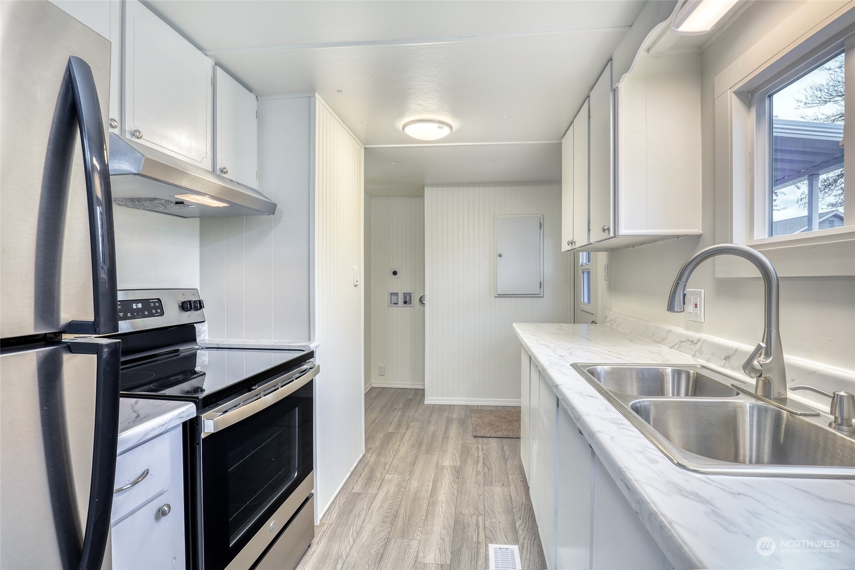 11330 East Riverside Drive, Unit 47 Bothell, WA 98011 - Photo 3 of 12 Gallery Image 3