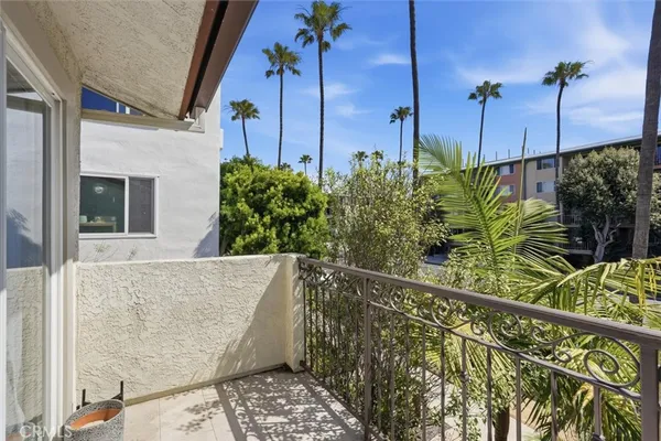 $1,945,000 | 1207 South Catalina Avenue, Redondo Beach, CA 90277
