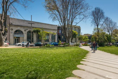 $6,600 | 200 Brannan Street, Unit 141, San Francisco, CA 94107