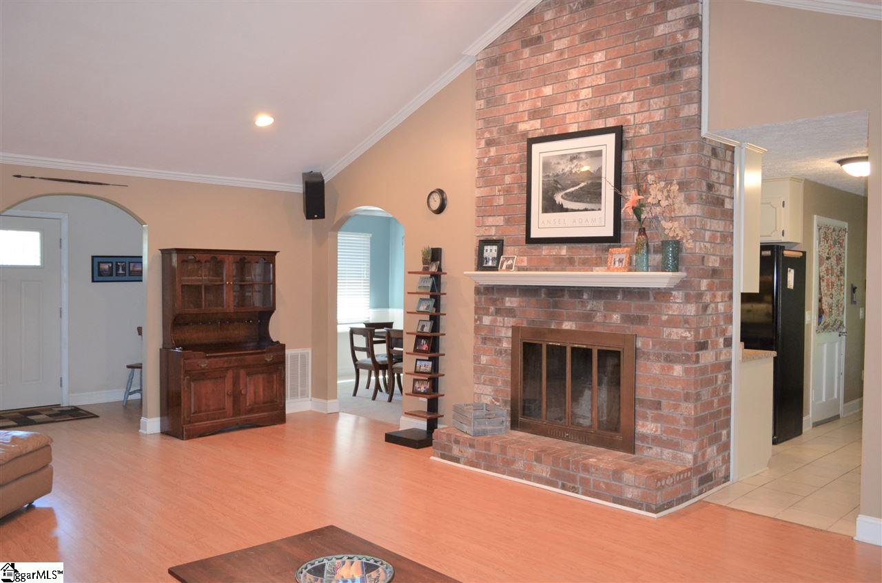 507 Windward Way Greer, SC 29650 - Photo 4 of 32 Gallery Image 4
