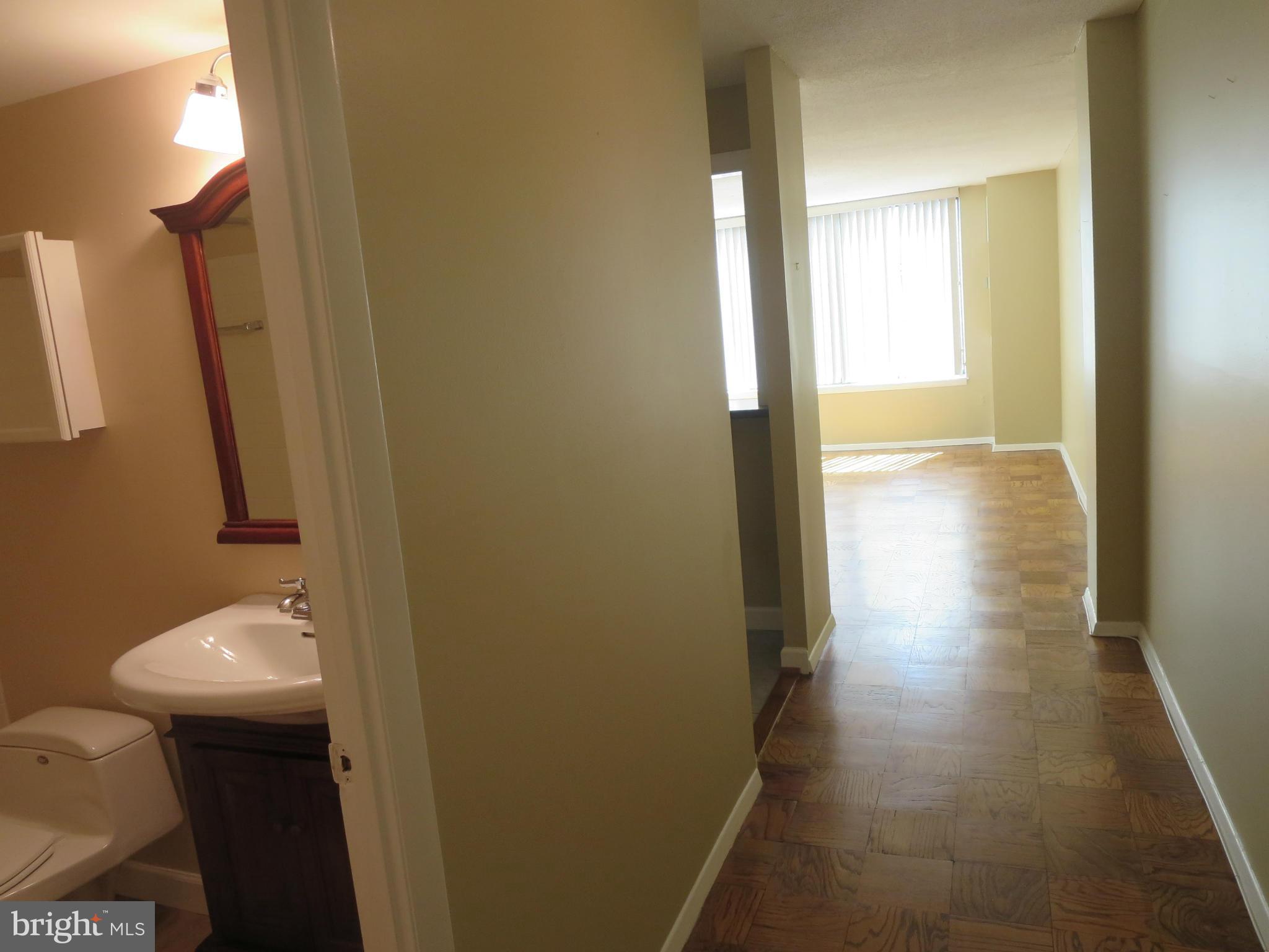 1301 20th Street Northwest, Unit 901 Washington, DC 20036 - Photo 17 of 30 Interior (General)