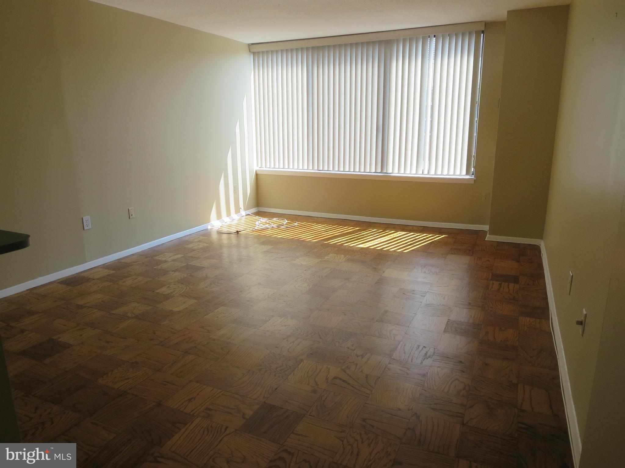 1301 20th Street Northwest, Unit 901 Washington, DC 20036 - Photo 6 of 30 Main Room-Huge picture windows