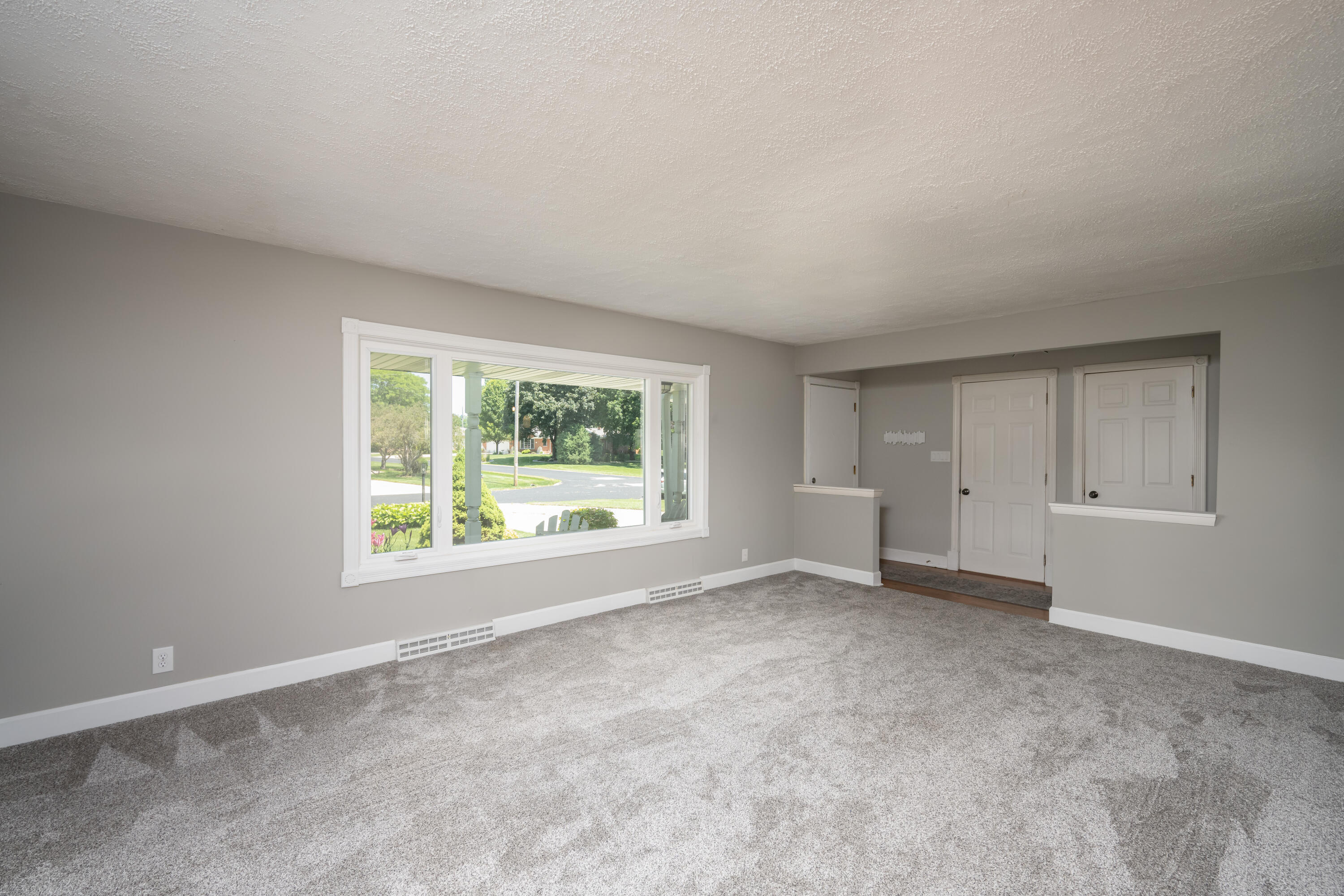 513 14th Avenue Union Grove, WI 53182 - Photo 5 of 37 Living Room 3