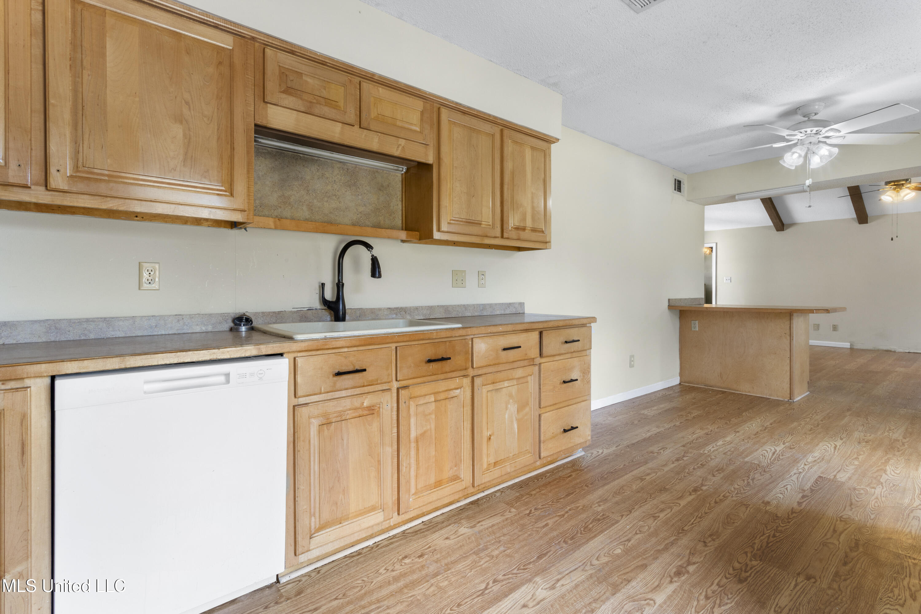 1808 Geerkin Street Pascagoula, MS 39581 - Photo 12 of 30 0012