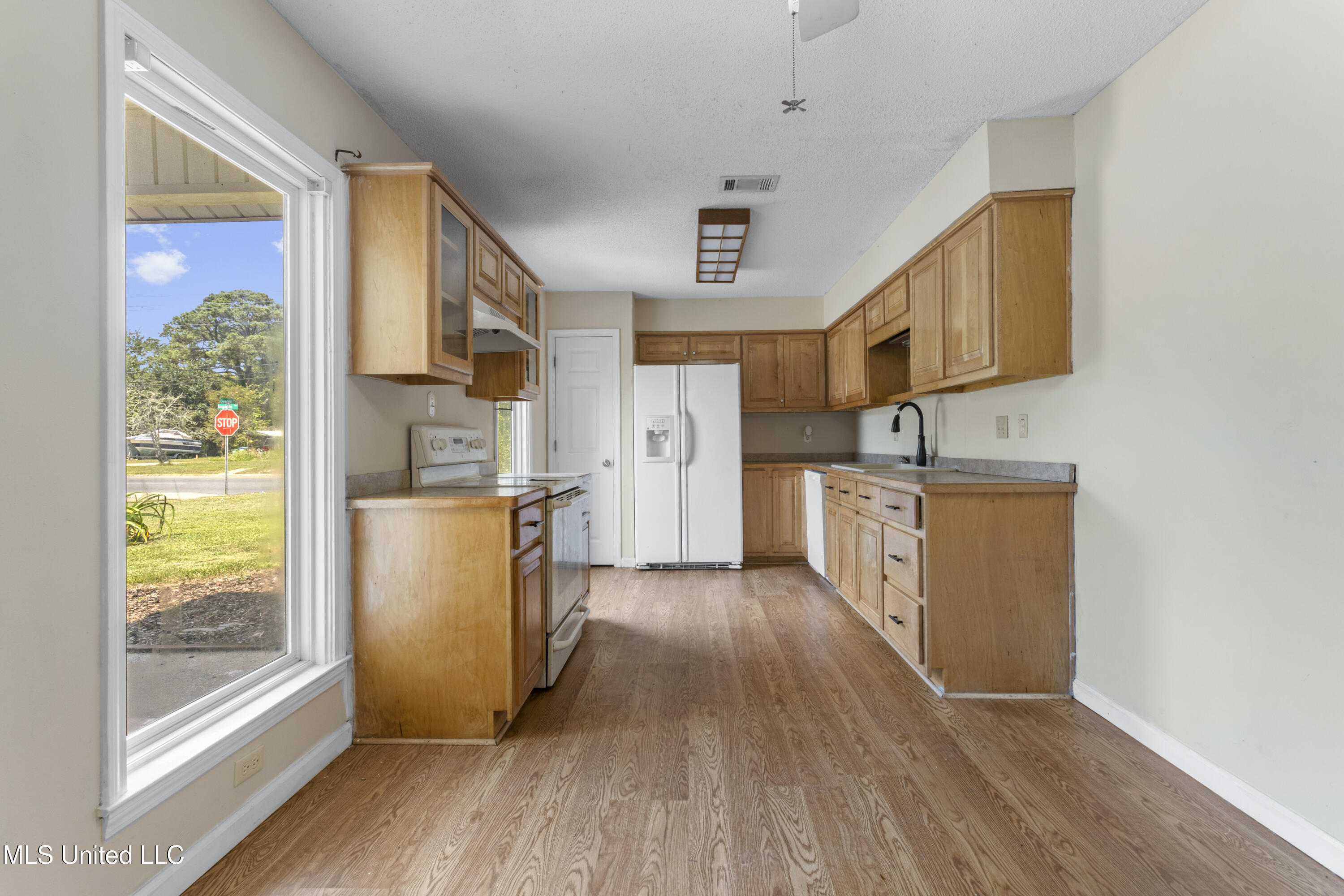 1808 Geerkin Street Pascagoula, MS 39581 - Photo 9 of 30 0009