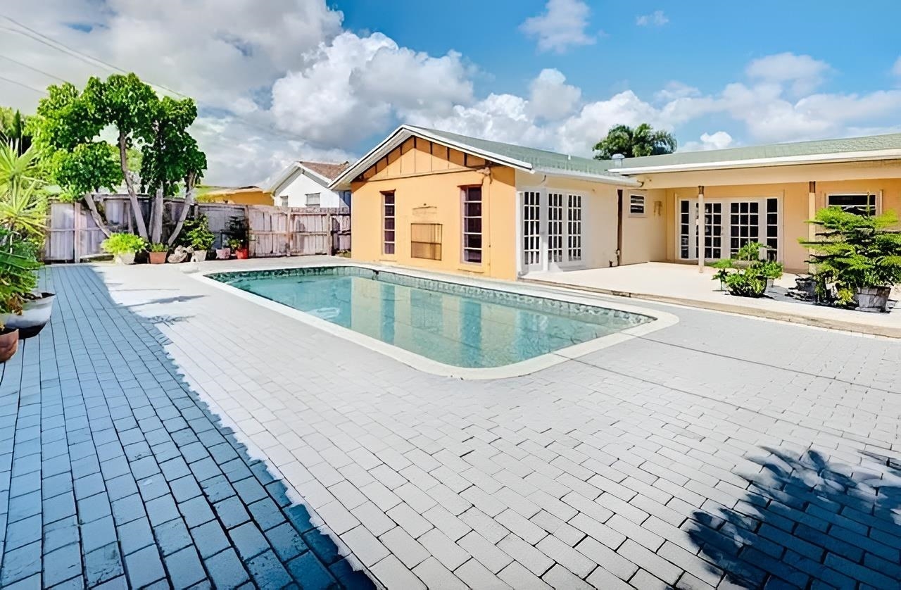 548 Northwest 54th Street Boca Raton, FL 33487 - Photo 2 of 4