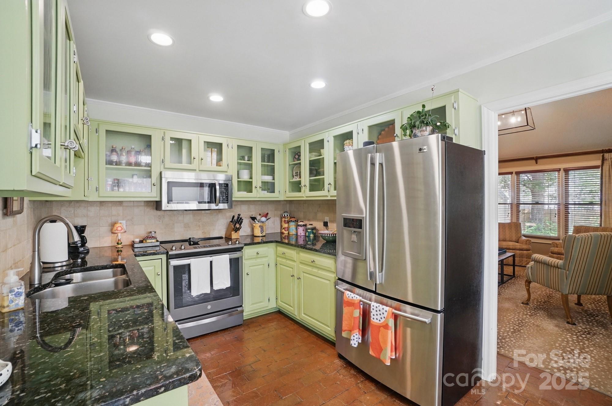 13916 Sledge Road Charlotte, NC 28278 - Photo 9 of 29 Gallery Image 9