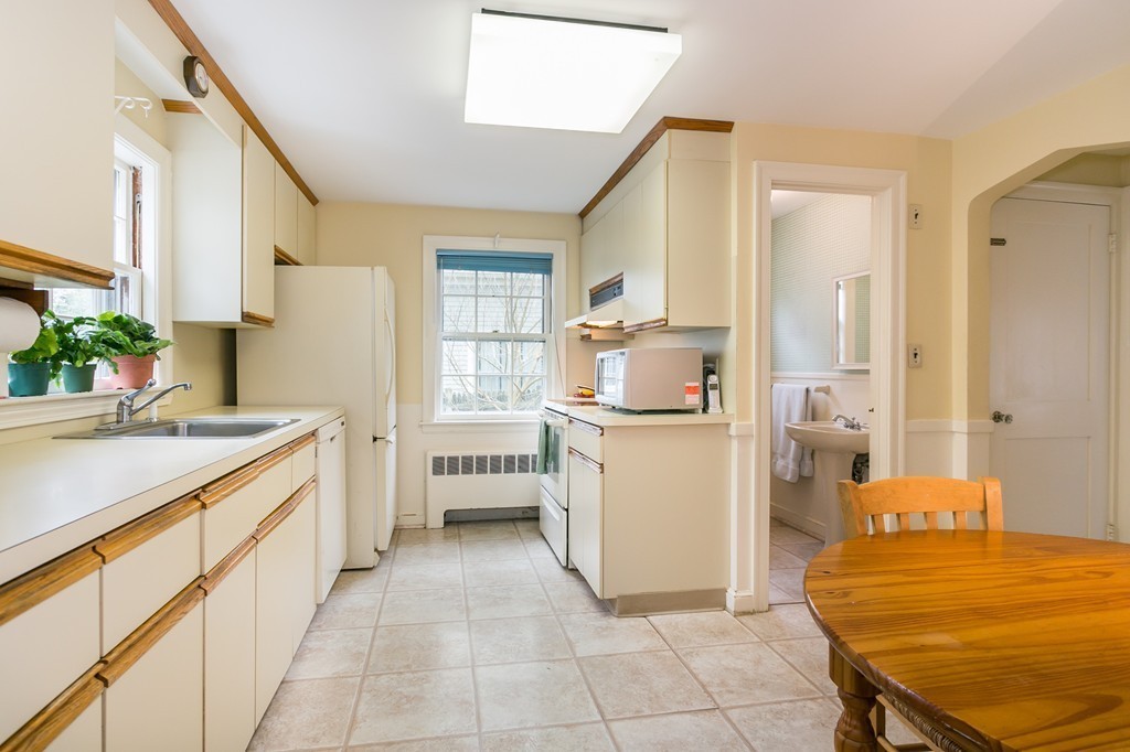 43 Kenney Street Needham, MA 02492 - Photo 11 of 30